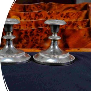 2 Verzilverde kandelaars