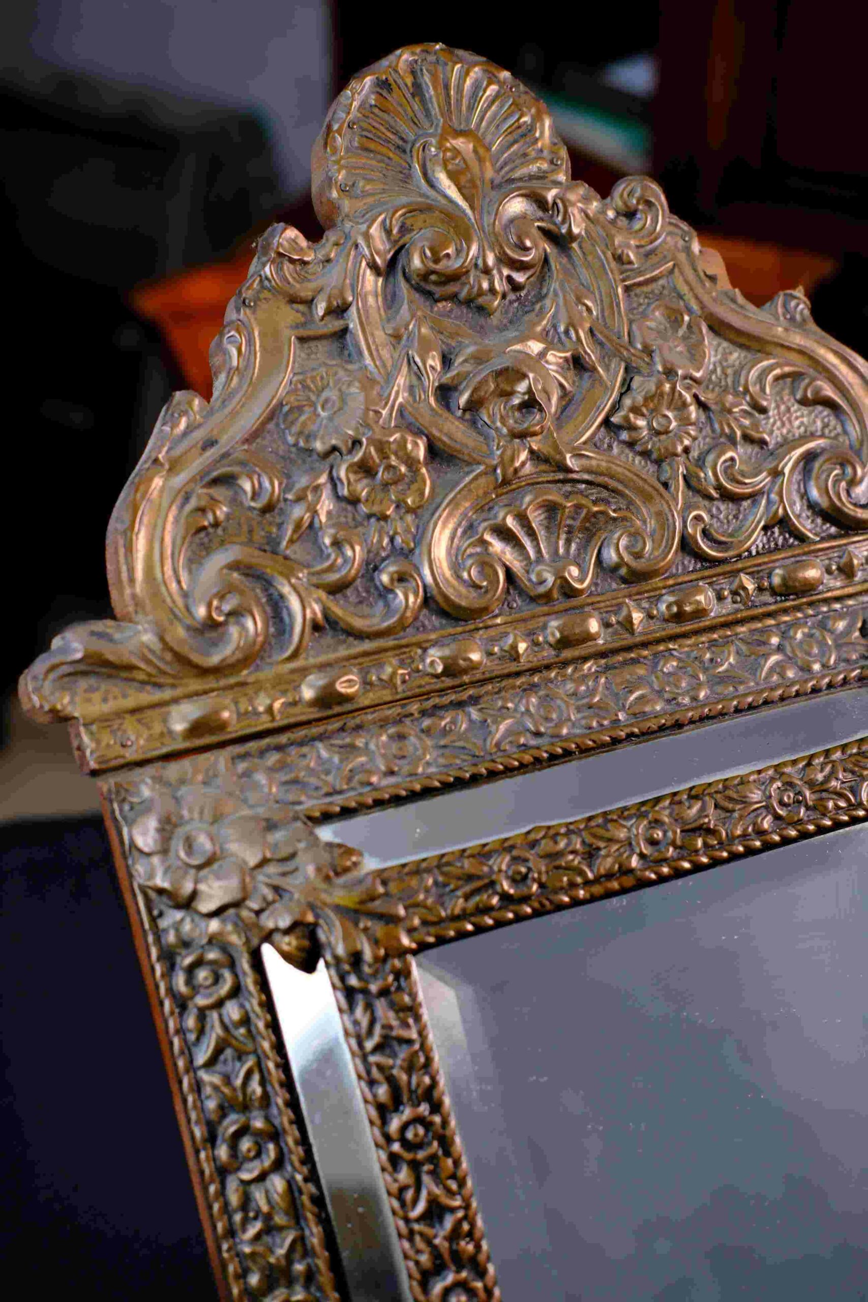 Spiegel met koperen kader